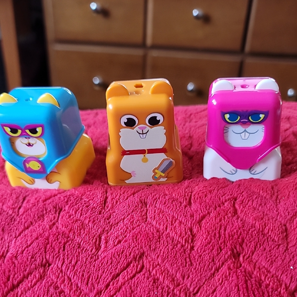 Set Of 3 PET POWER Wendy's Kids Meal Toy